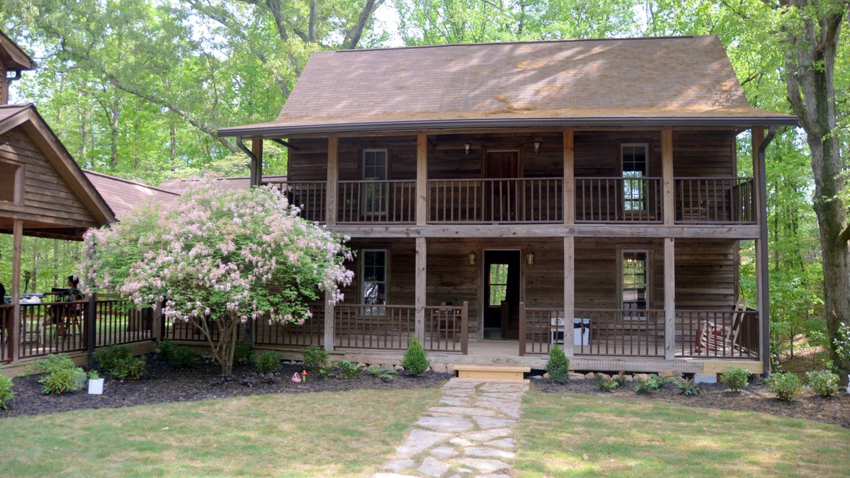 Suwanee Other | Rustic farm is a secluded place to let the family gather in a big outdoor space.