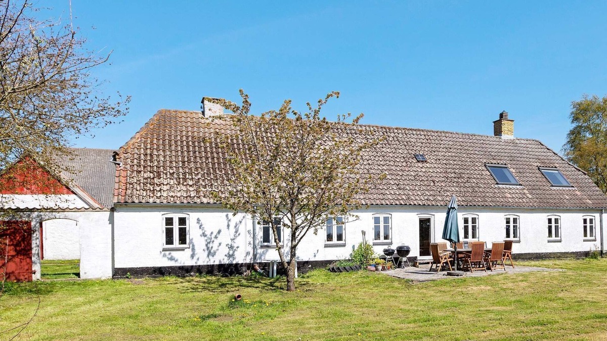 Aabybro House | Rustic Farmhouse Getaway - By Traum Ferienwohnungen