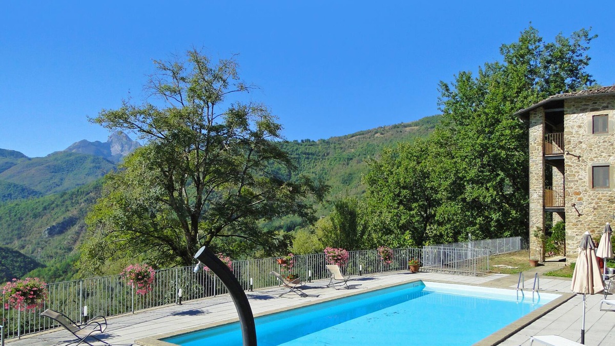 Castelnuovo di Garfagnana Other | Rustic farmhouse , private pool 5 bedrooms, walk to restaurant, mountain views!