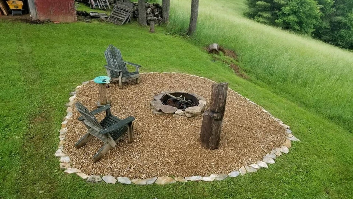 Austinville Other | Rustic farmhouse w/firepit