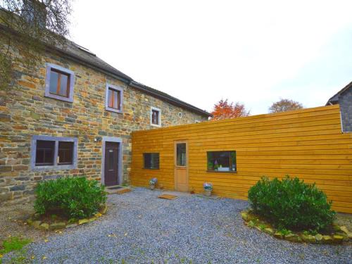 Walk House | Rustic Farmhouse with Pool