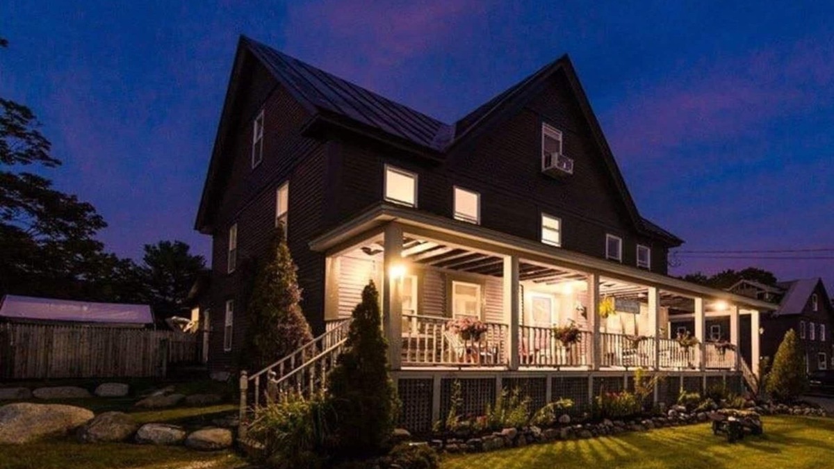 Warren House | Rustic Gatherings Lodge Weddings/Events - Hot Tub - Chefs Kitchen + More