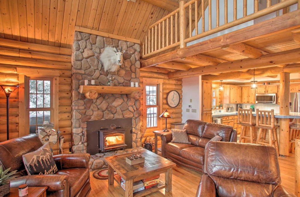 Coeur d'Alene House | Rustic Gotham Bay Cabin on Lake Coeur dAlene