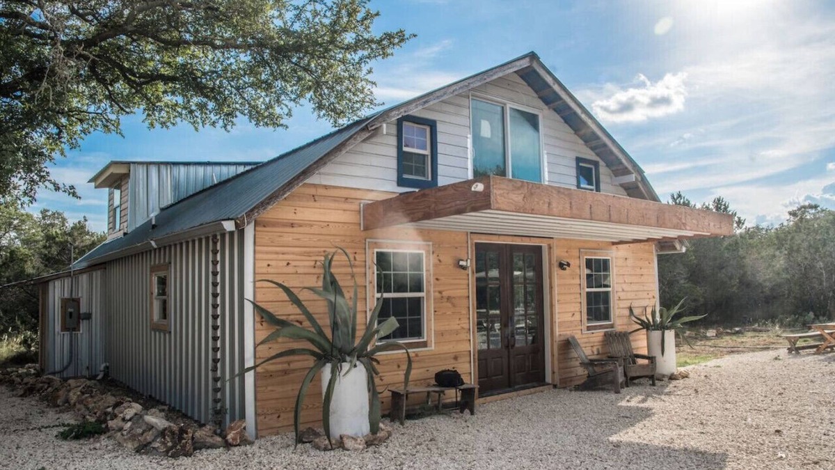 San Marcos House | ⭐️Rustic Hill Country Barn retreat on acreage⭐️