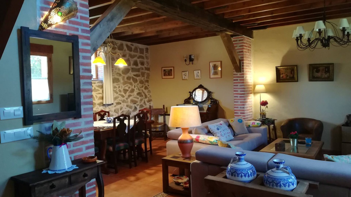 Bonilla de la Sierra House | Rustic house of 170m with exceptional mountain views