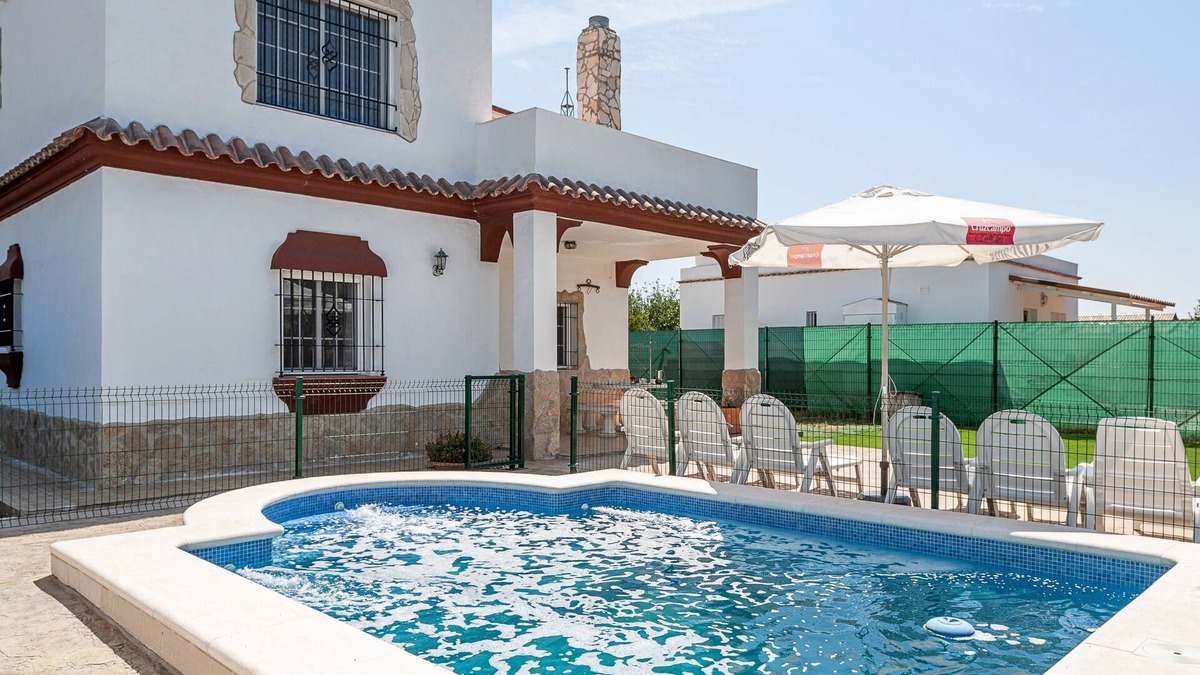 El Palmar House | Rustic Home Close to the Beach with Pool, Terrace, Garden & Wi-Fi; Parking Available, Pets Allowed