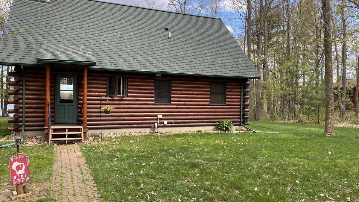 Cumberland House | Rustic Home by the Lake