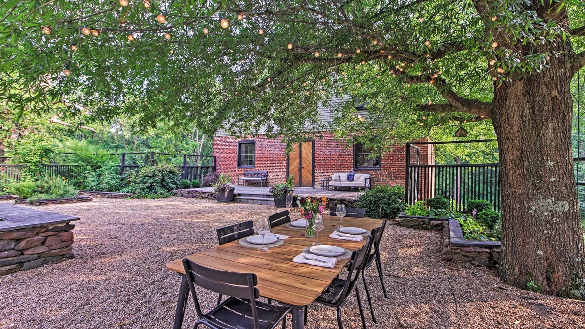 Scottsville House | Rustic Home & Cottage at Warren Mill on 12 Acres!