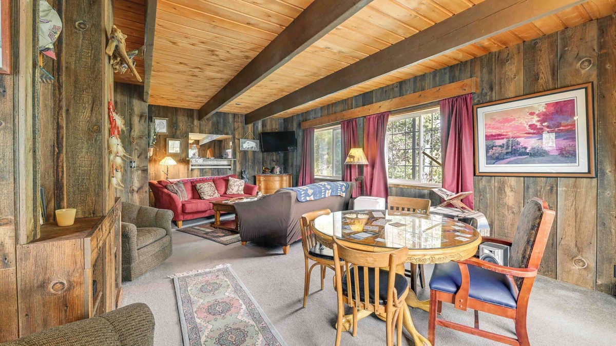 Chiloquin House | Rustic Home w/Deck & Grills on Williamson River!