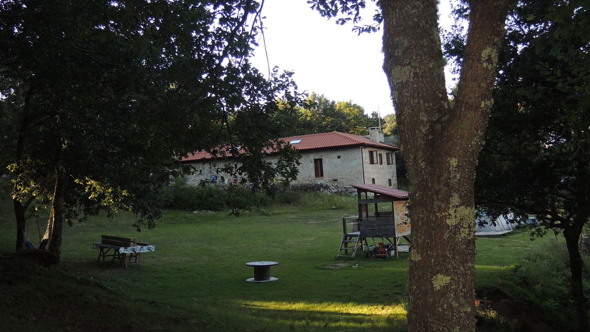 A Lama Cottage | rustic house in the countryside
