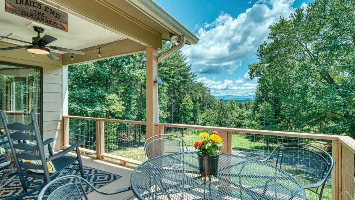 Blairsville Cabin | Rustic house in the Blue Ridge Mountains-UCSTR License # 016476