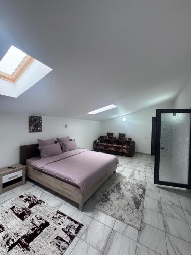 Pantelimon House | Rustic House