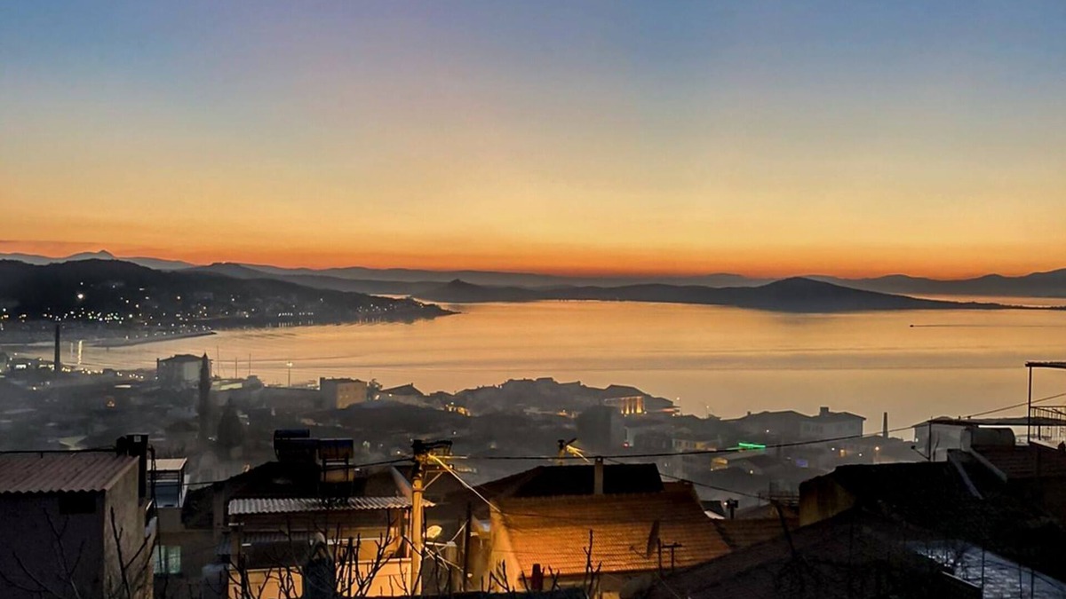 Ayvalik City Center Villa | Rustic House with View, Balcony in Ayvalik