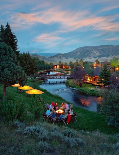 Jackson Hole Resort | Rustic Inn Creekside
