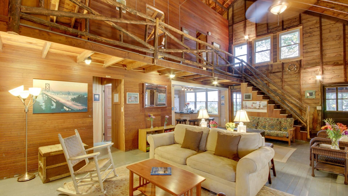 Malletts Bay House | Rustic Lake House on Lake Champlain's Barney Point