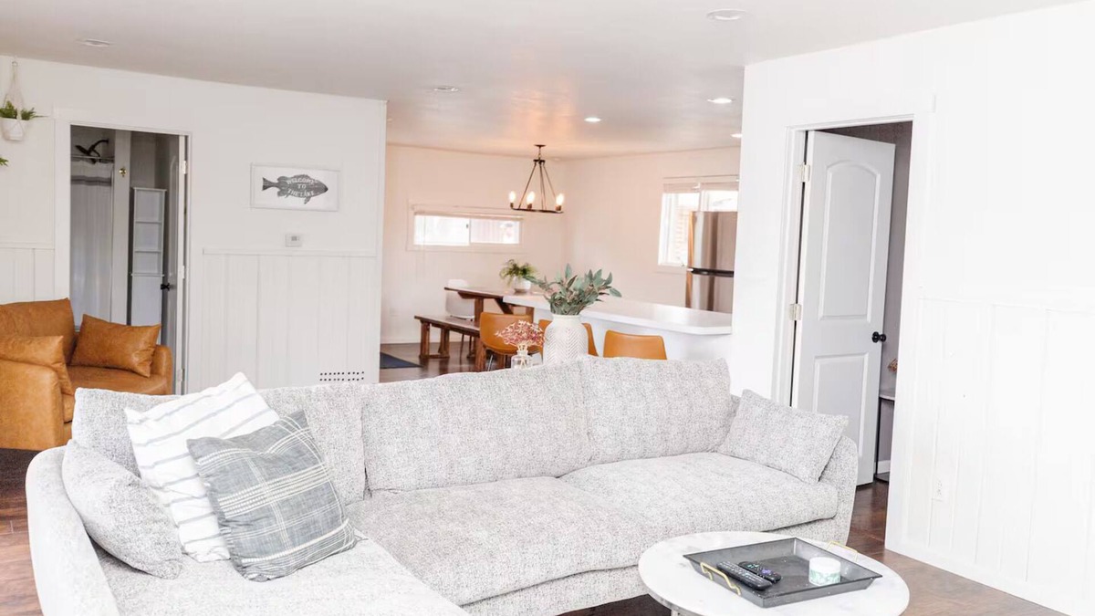 Tomahawk House | Rustic Lake Nokomis Cabin with Hot Tub, Trails, and Family Fun for 10!
