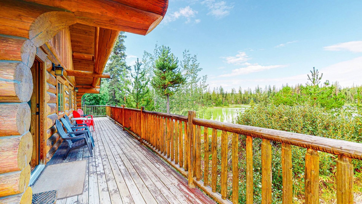 Lac Le Jeune Cabin | Rustic lakefront resort cabin with deck, WiFi, full kitchen - dog-friendly