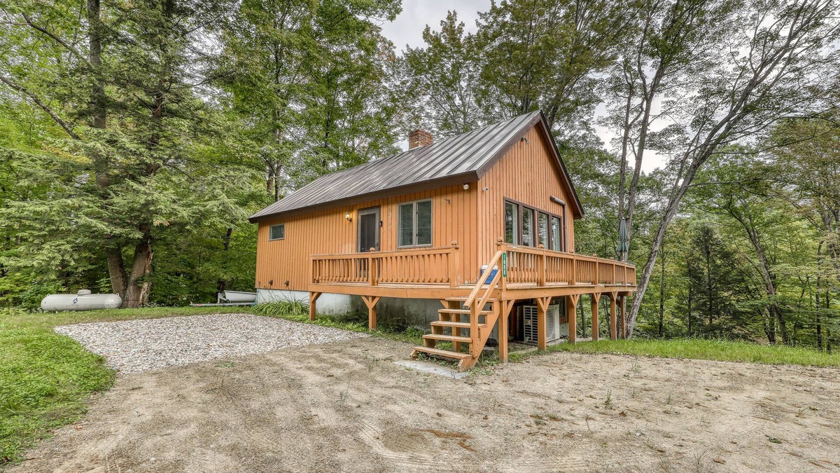 Ludlow House | Rustic lakeview cabin with fireplace, deck- near skiing