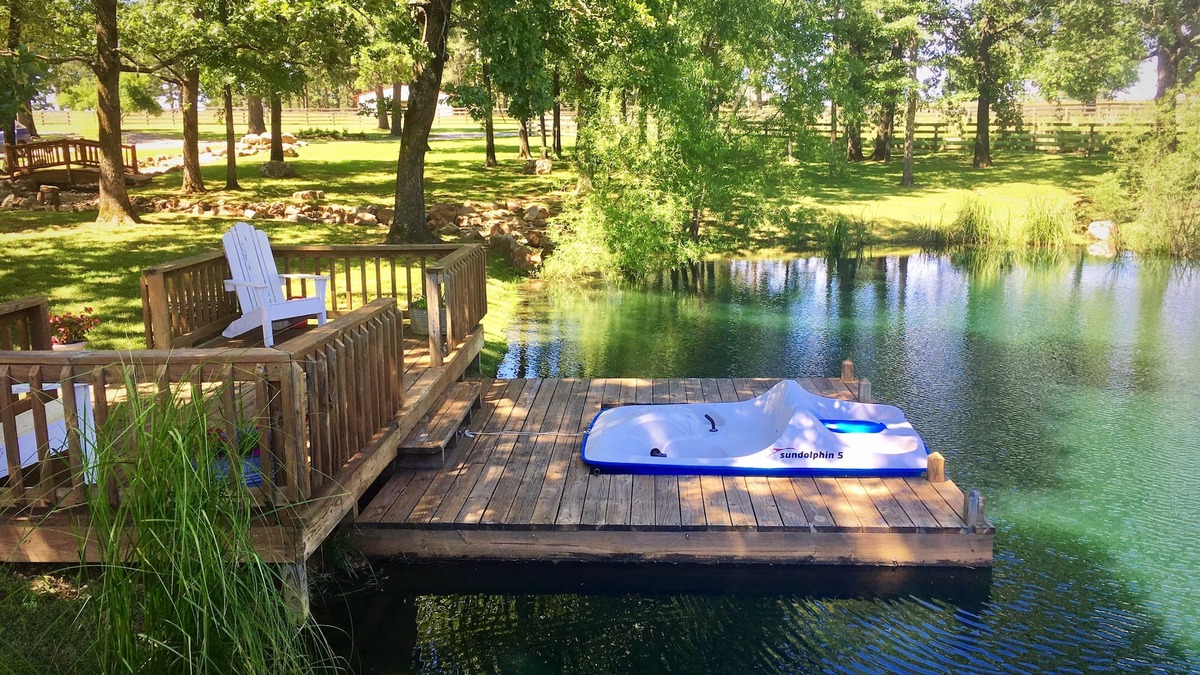 Doniphan House | Rustic Lodge for 14 near Current River on private 35 acres