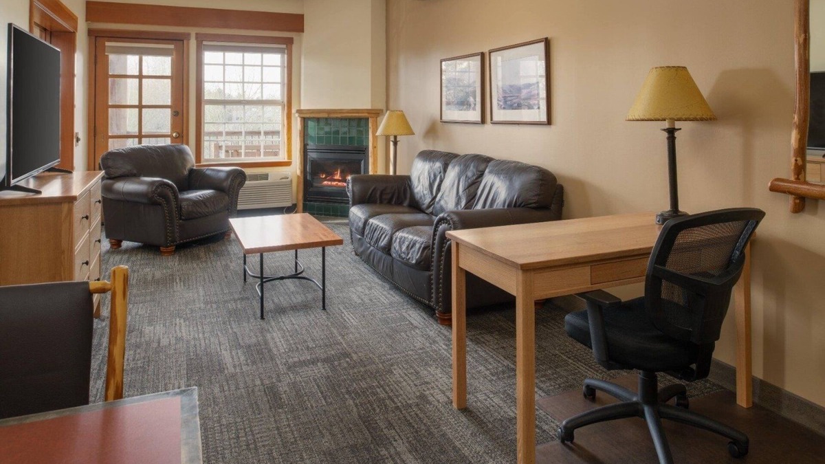 Vancouver Hotel | Rustic Lodge Room w/Balcony, On-site Restaurant & Scenic Atmosphere