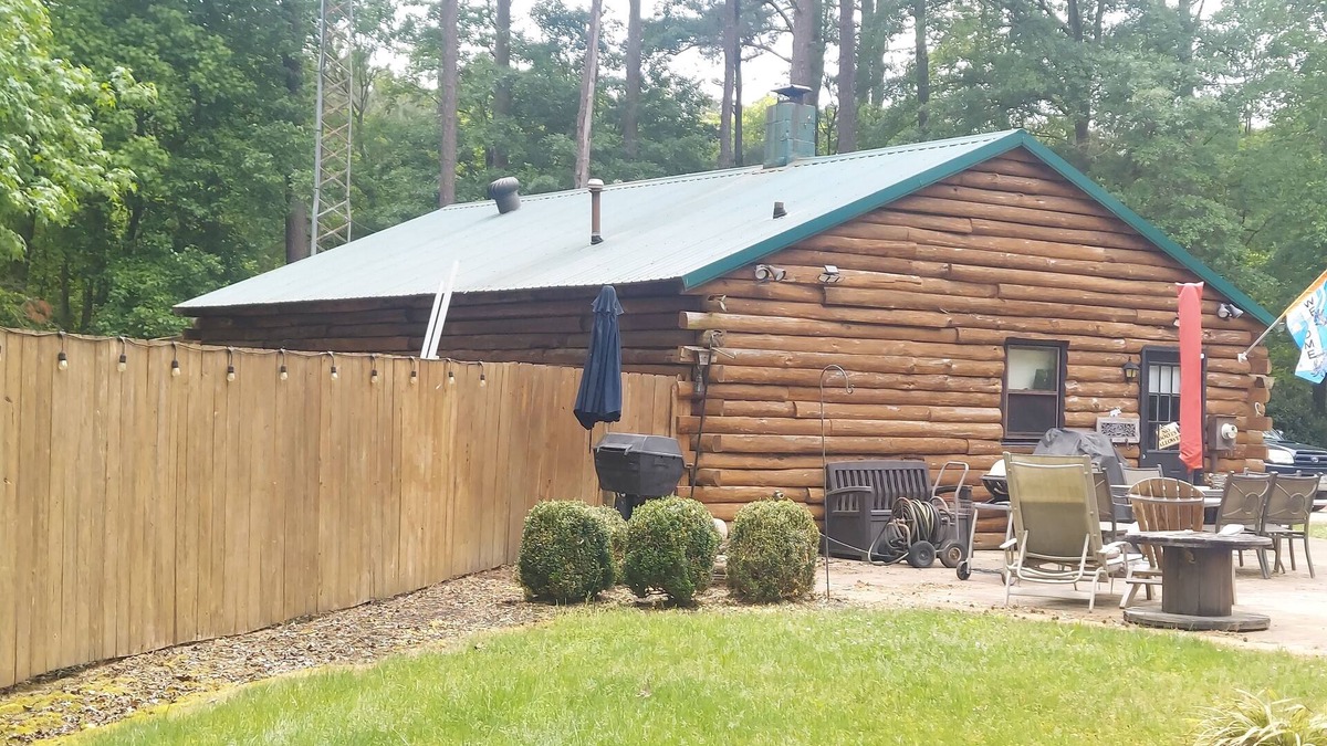 Mardela Springs Cabin | Rustic Log Cabin 1050SFnFishing and Hunting