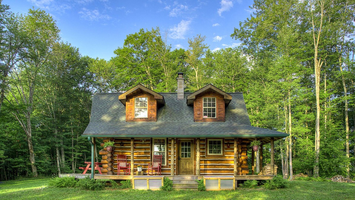 Coudersport Cabin | Rustic Log Cabin close to Cherry Springs - Stargazing, Hiking, Fishing, & more!