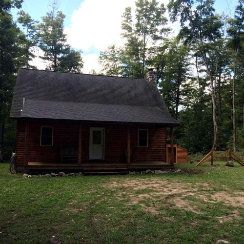 Germfask House | Rustic Log Cabin on the Upper Peninsula in Blaney Park, Michigan