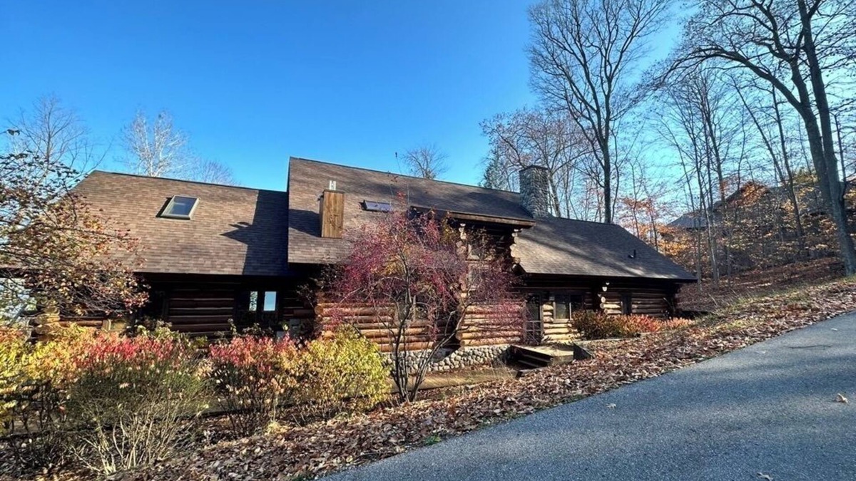 Walloon Lake Cabin | Rustic log cabin on Walloon Lake