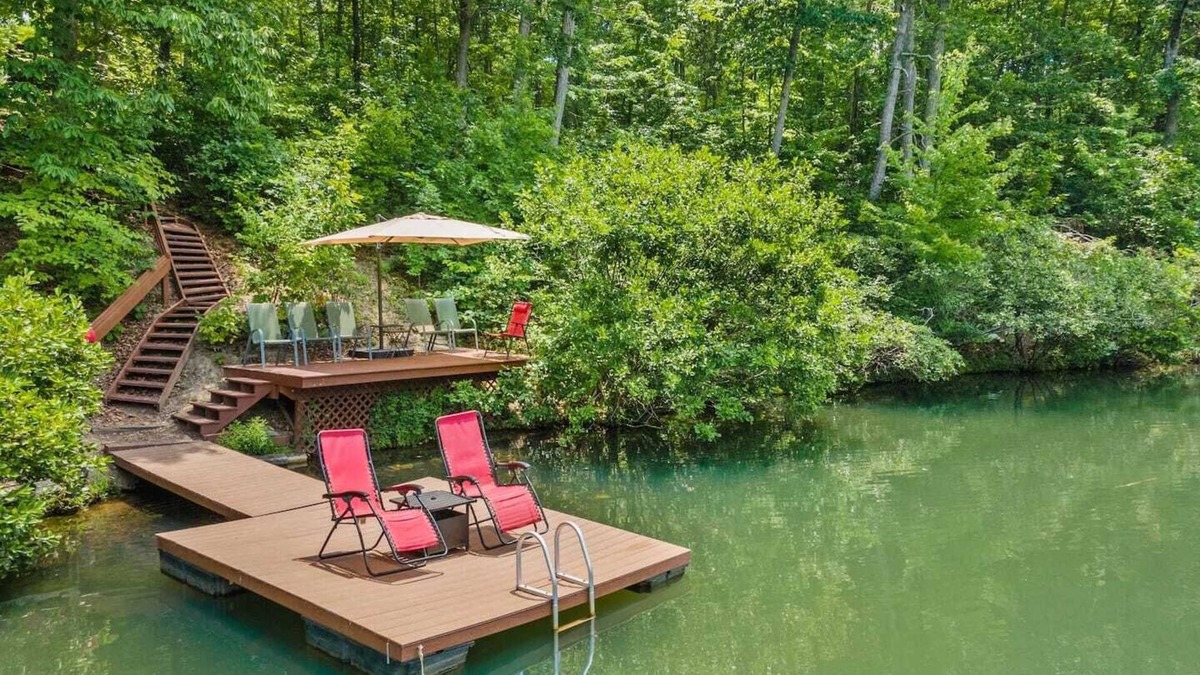 Kabletown Cabin | Rustic Log Cabin with Private Dock on the Lake!