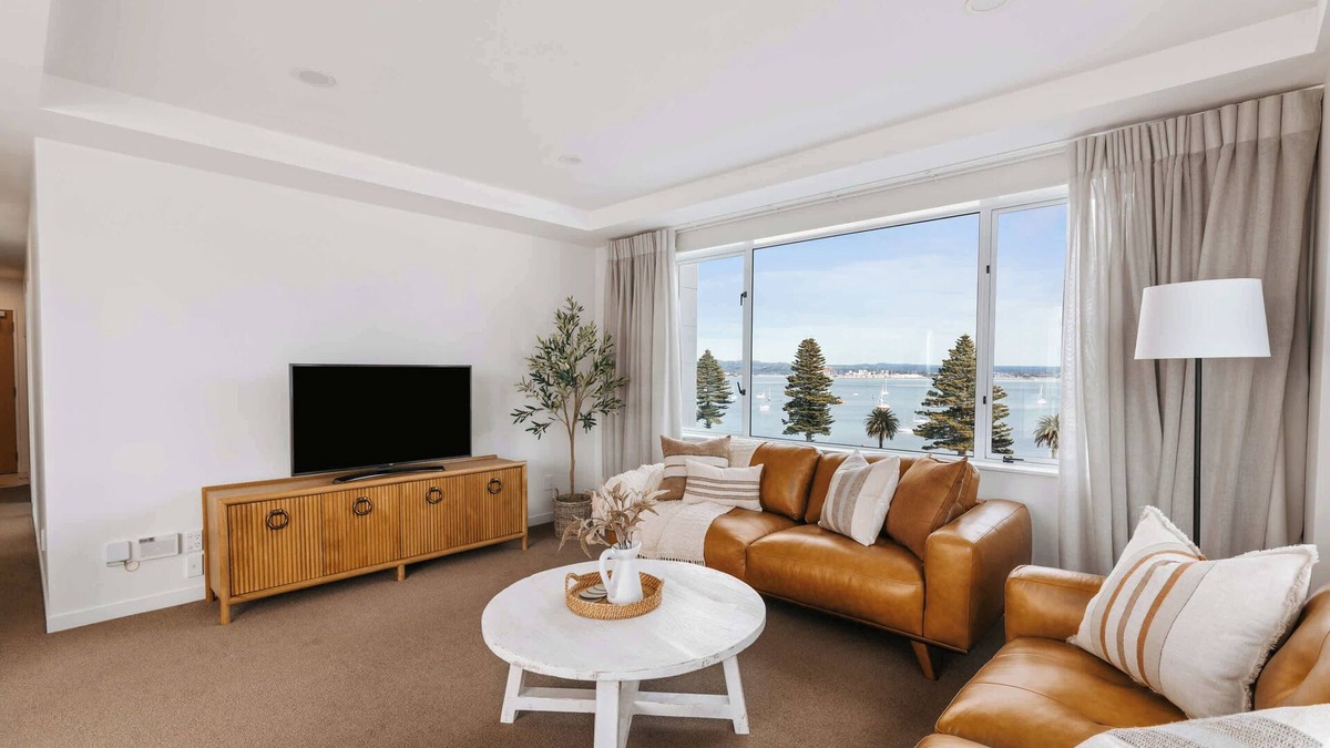 Mount Maunganui Apartment | Rustic Luxe Mount Escape Sea Views Pool & Gym