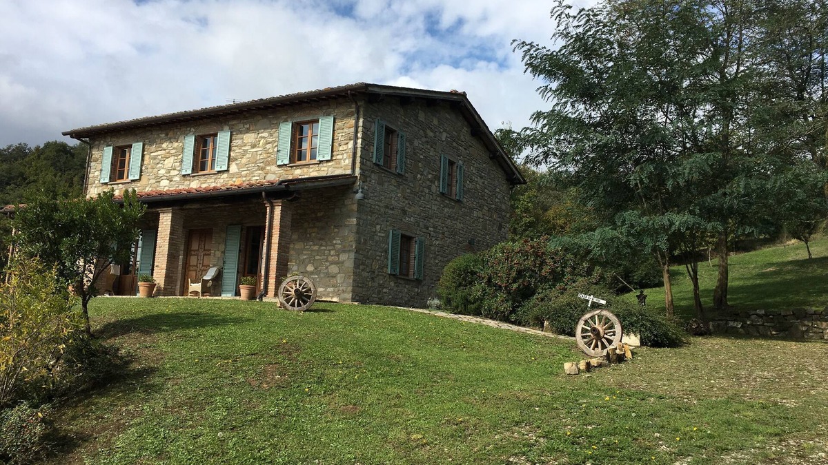 Talla Villa | Rustic luxury and breathtaking views near Arezzo in Casentino - 3br sleeps 6
