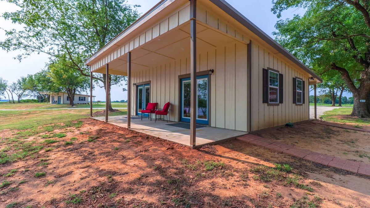 Albany Cabin | Rustic luxury at Captain Allred's Cabin