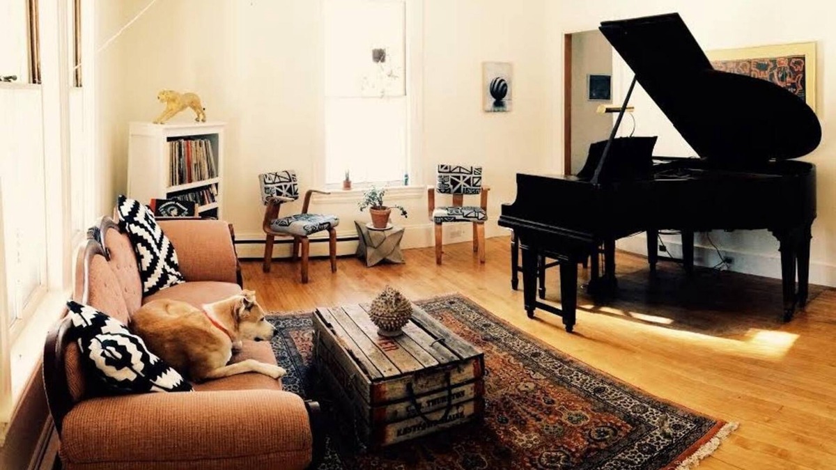 Manset House | Rustic Manset Artist's Home