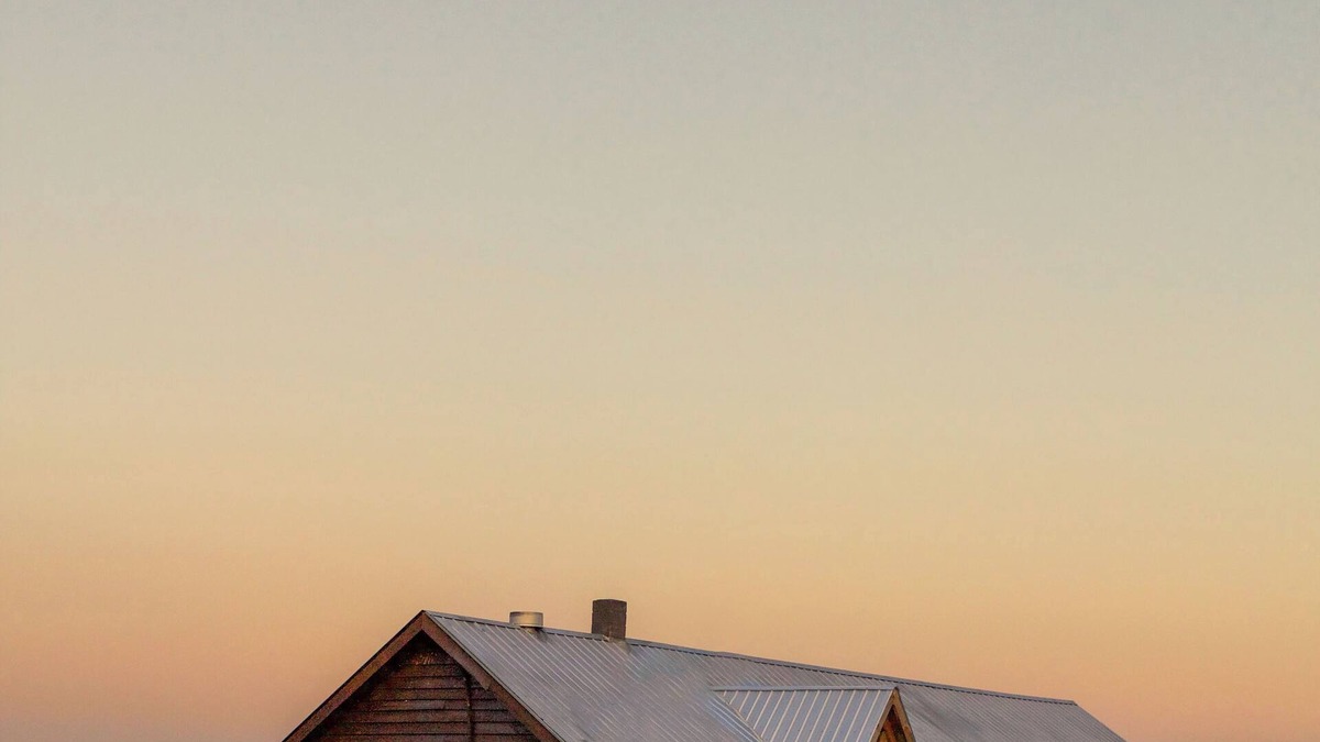 Hillsville House | Rustic meets Modern at "The Dairy Barn" Located near I-77 and the New River