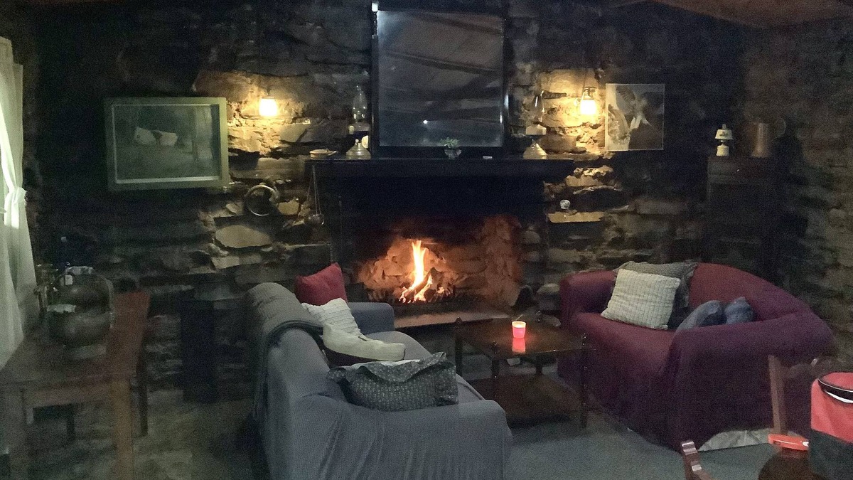 Mount Alexander Shire Cabin | Rustic miners cabin
