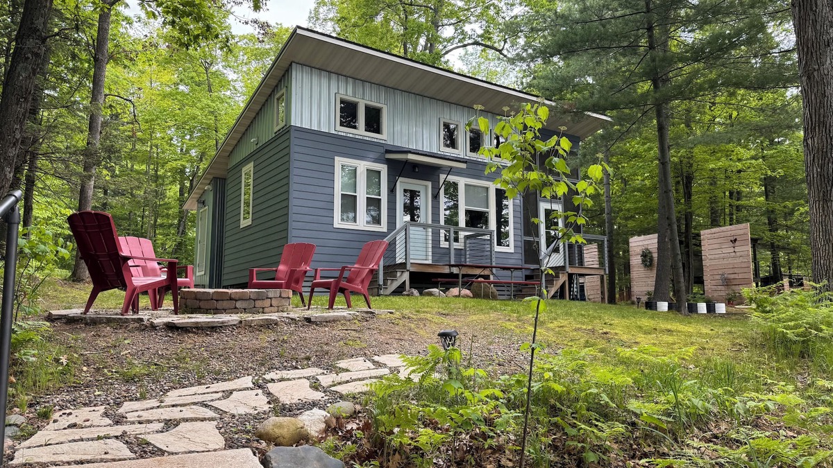 New Auburn Cabin | Rustic-Modern 1BR Lakeside Cottage for up to 5.