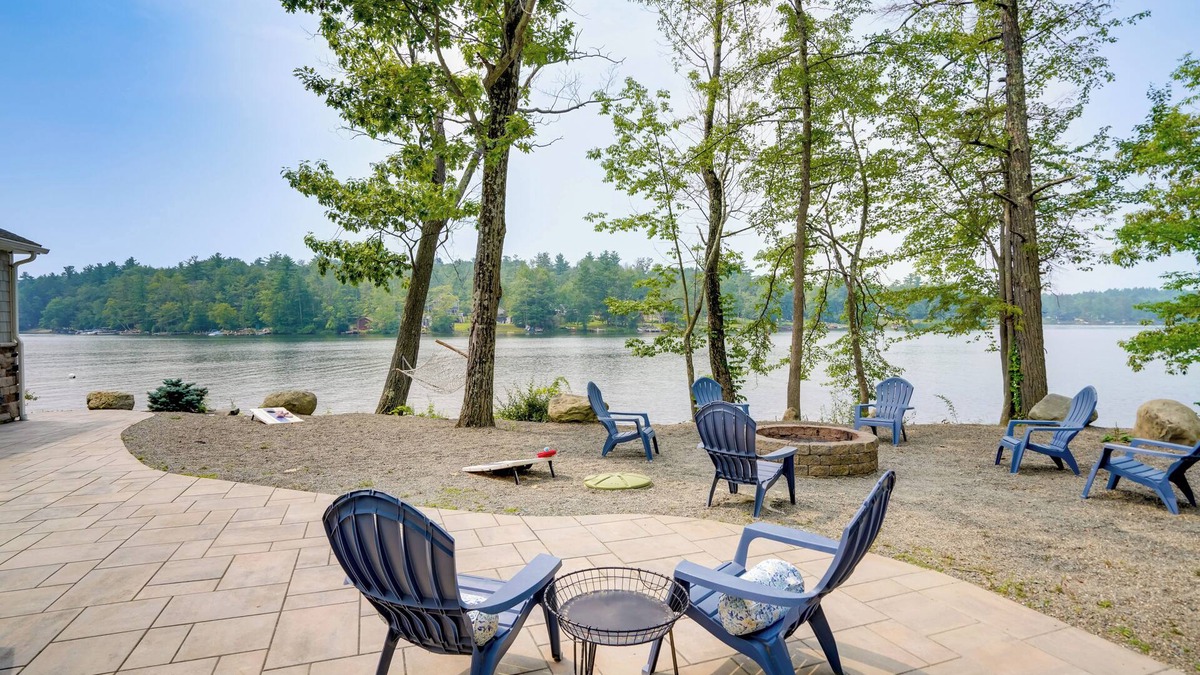 Averill Park House | Rustic, Modern, Great for Groups! Crooked Lake Gem