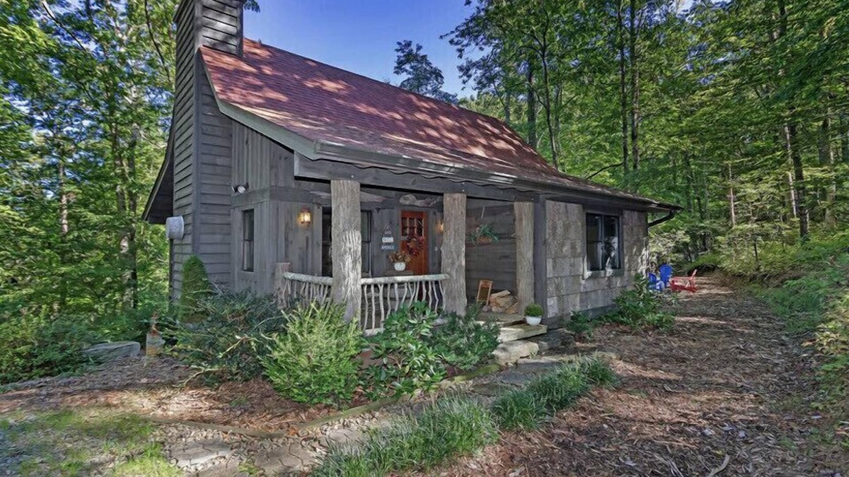 Brevard Cabin | Rustic Mountain Cabin