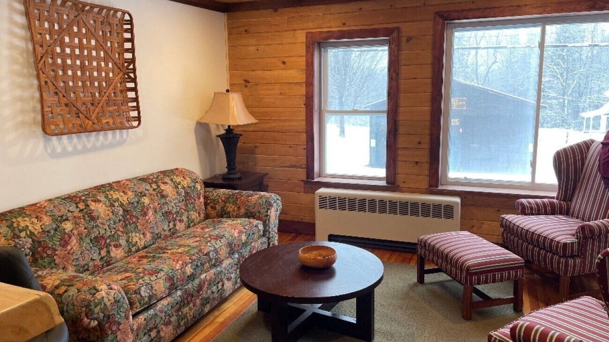 Olmstedville Condo | Rustic Mountain Condo Close to Gore Mountain