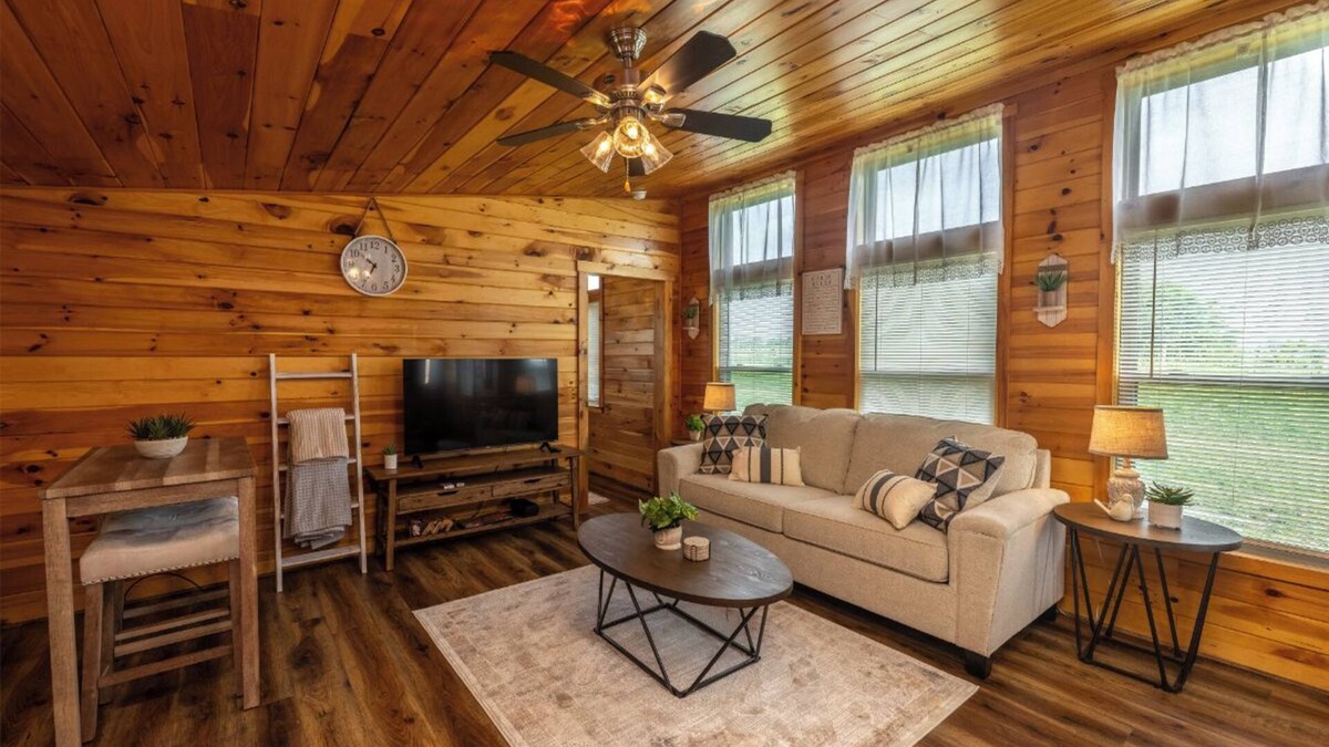 Mount Sterling Cabin | Rustic Mt. Sterling Cabin 2 Near Downtown Pets OK