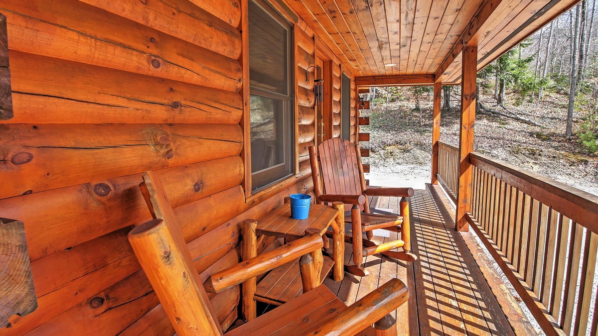North Conway Cabin | Rustic North Conway Cabin < 3 Mi to Cranmore Mtn!
