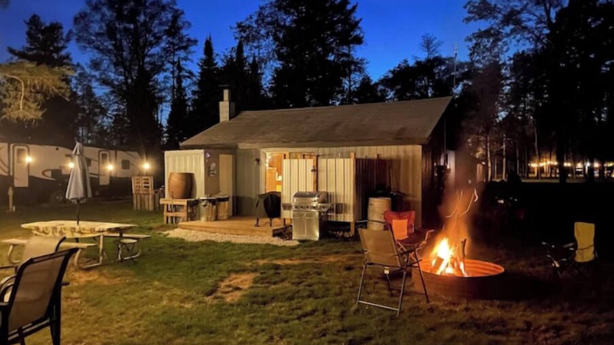 Lewiston Cabin | Rustic Pines Retreat Lewiston Michigan