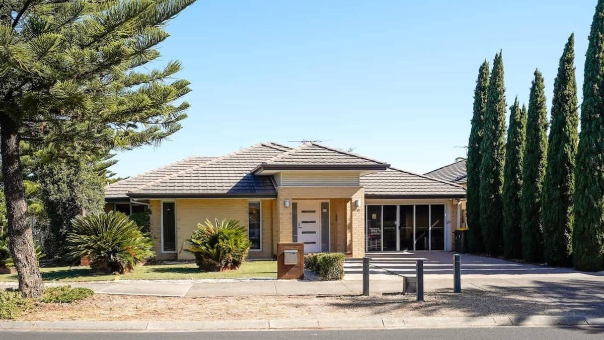Point Cook House | Rustic Point Cook Family Home near Sanctuary Lakes