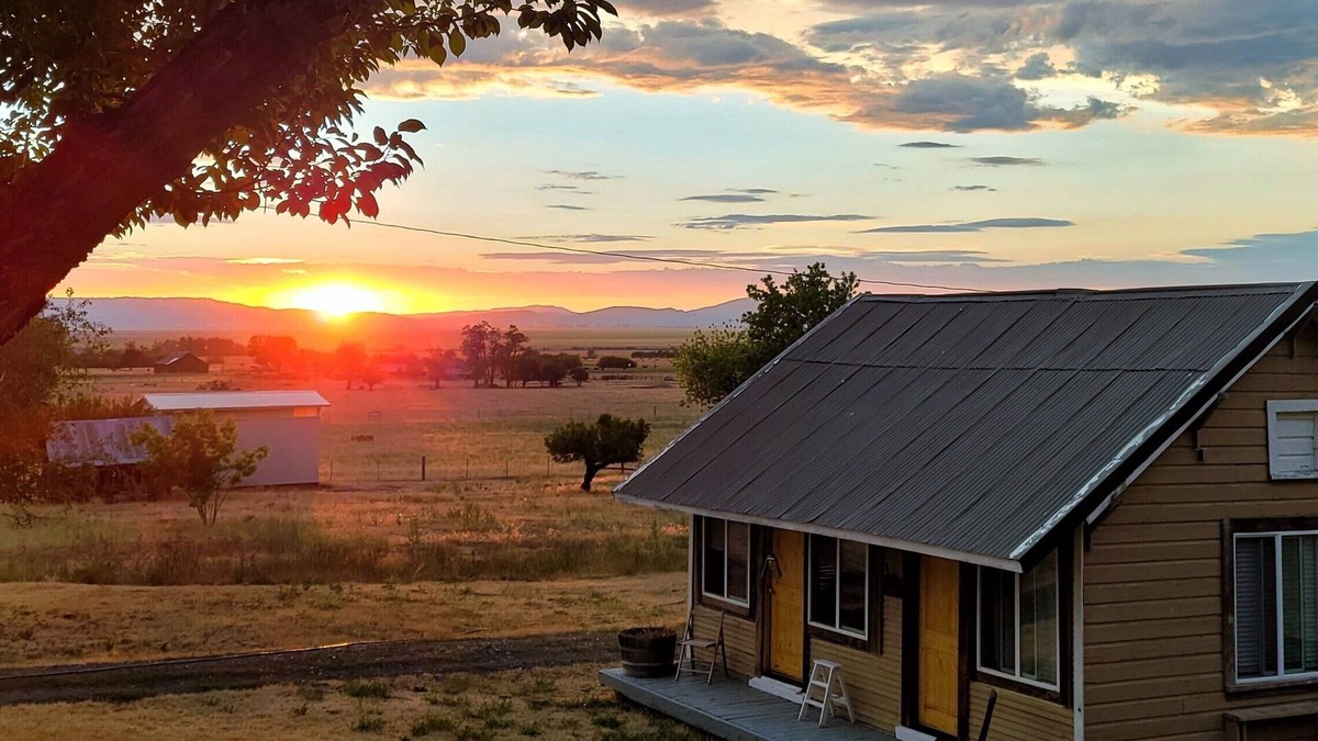 New Pine Creek Cottage | Rustic, relaxing retreat in Oregon's Dark Sky Sanctuary
