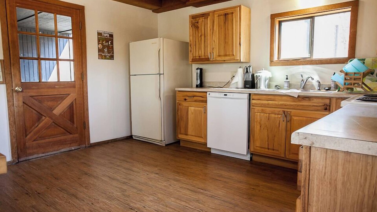 Mosier House | Rustic Retreat - 3 Bedrooms, 3 Bathrooms - Beautiful Cabin on 5 Acres of Land