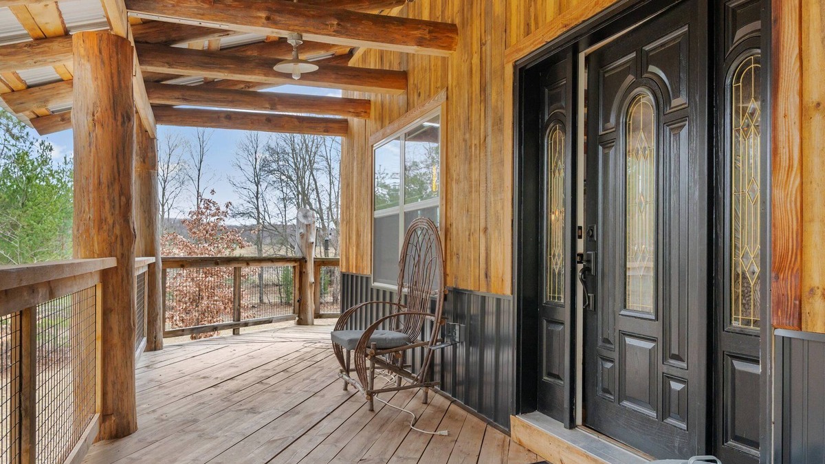 Mayfield Cabin | Rustic Retreat in Kingsley