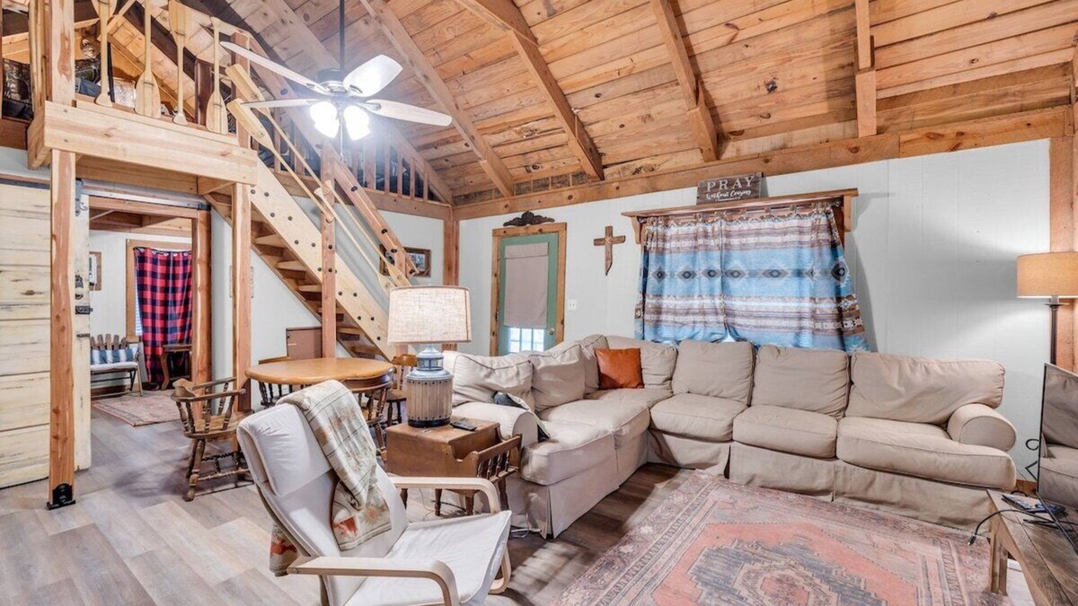 Oxford Apartment | Rustic Retreat Near Sardis Lake | Summer Getaway