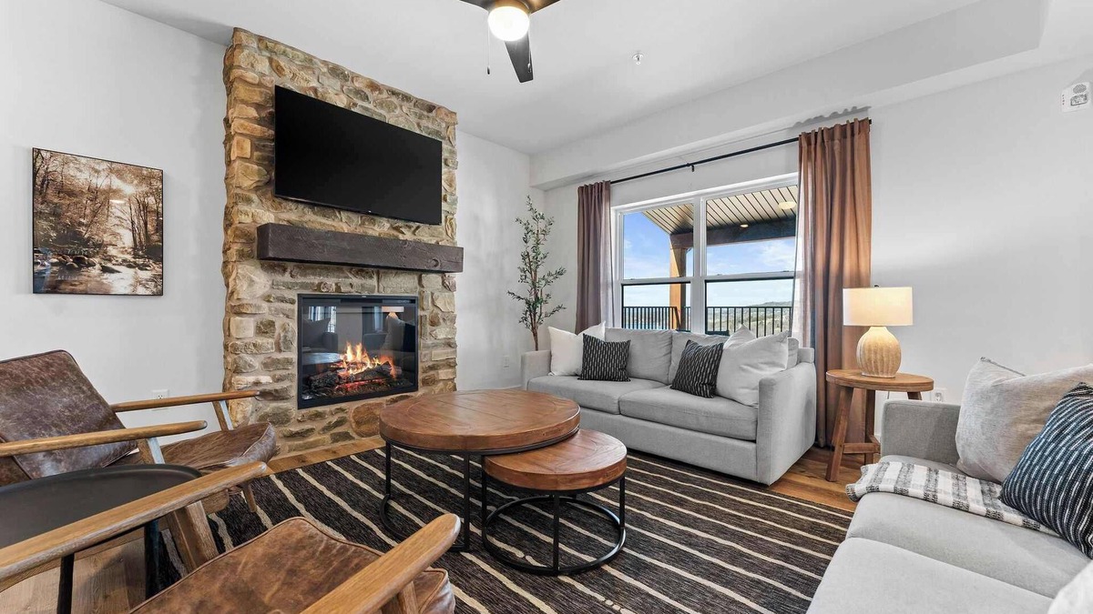 Hollister Cabin | Rustic Retreat, Private Hot Tub, Lake Views