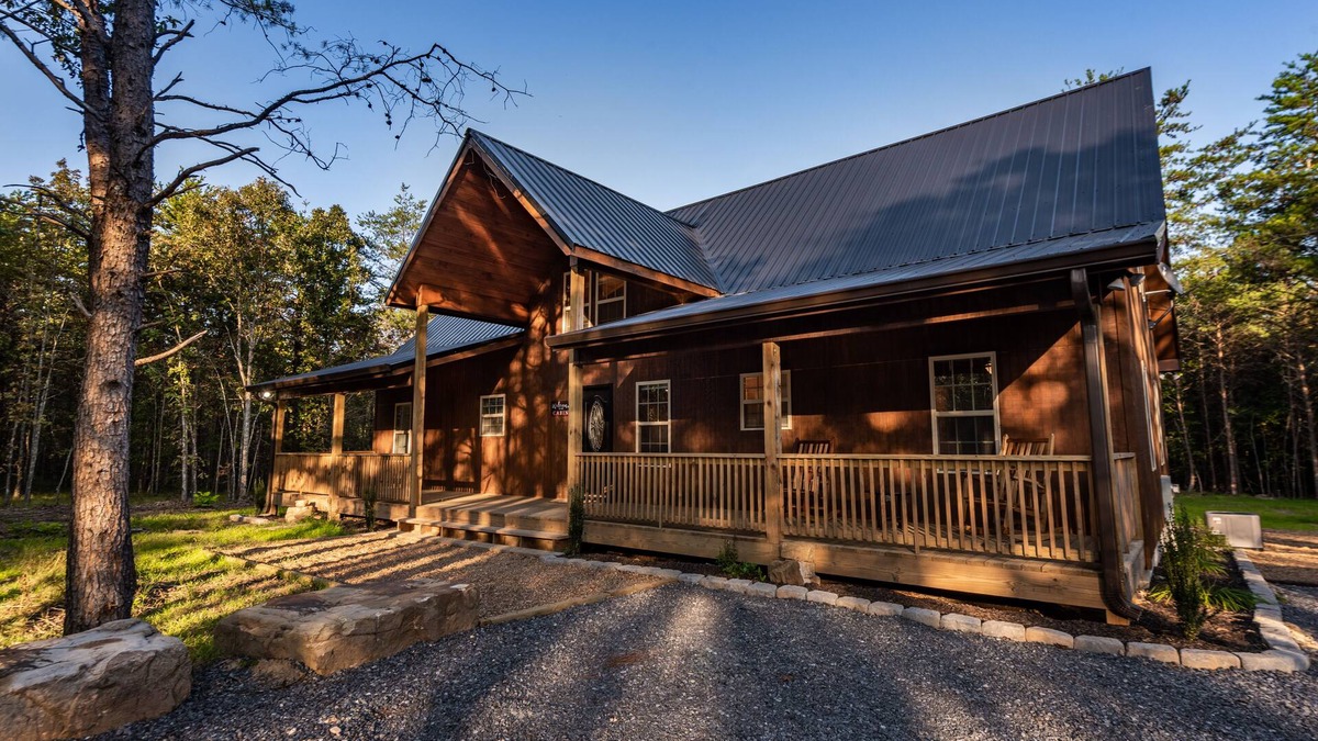 Mentone Cabin | RUSTIC RETREAT w/Hot Tub - Rest and Relaxation for the Entire Family Sleeps 14