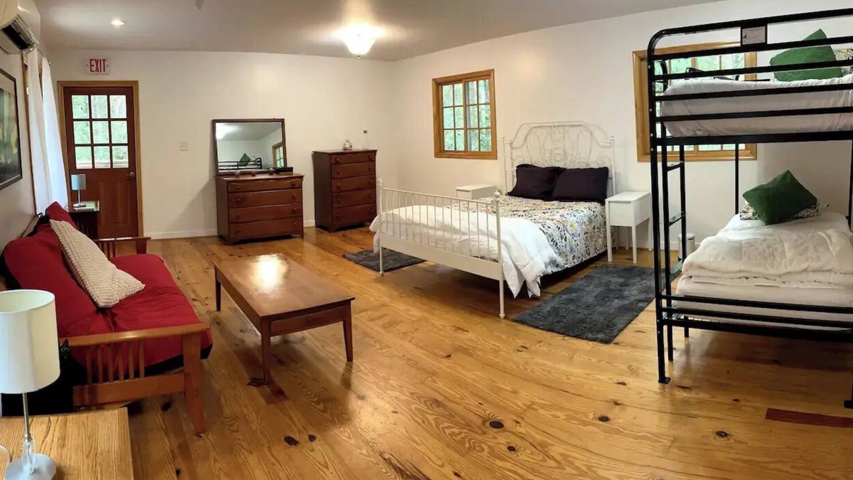Darnestown Cabin | Rustic Retreatnn